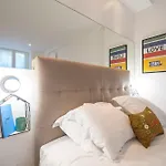 Quiet & Cosy Near Eiffel Tower * 파리